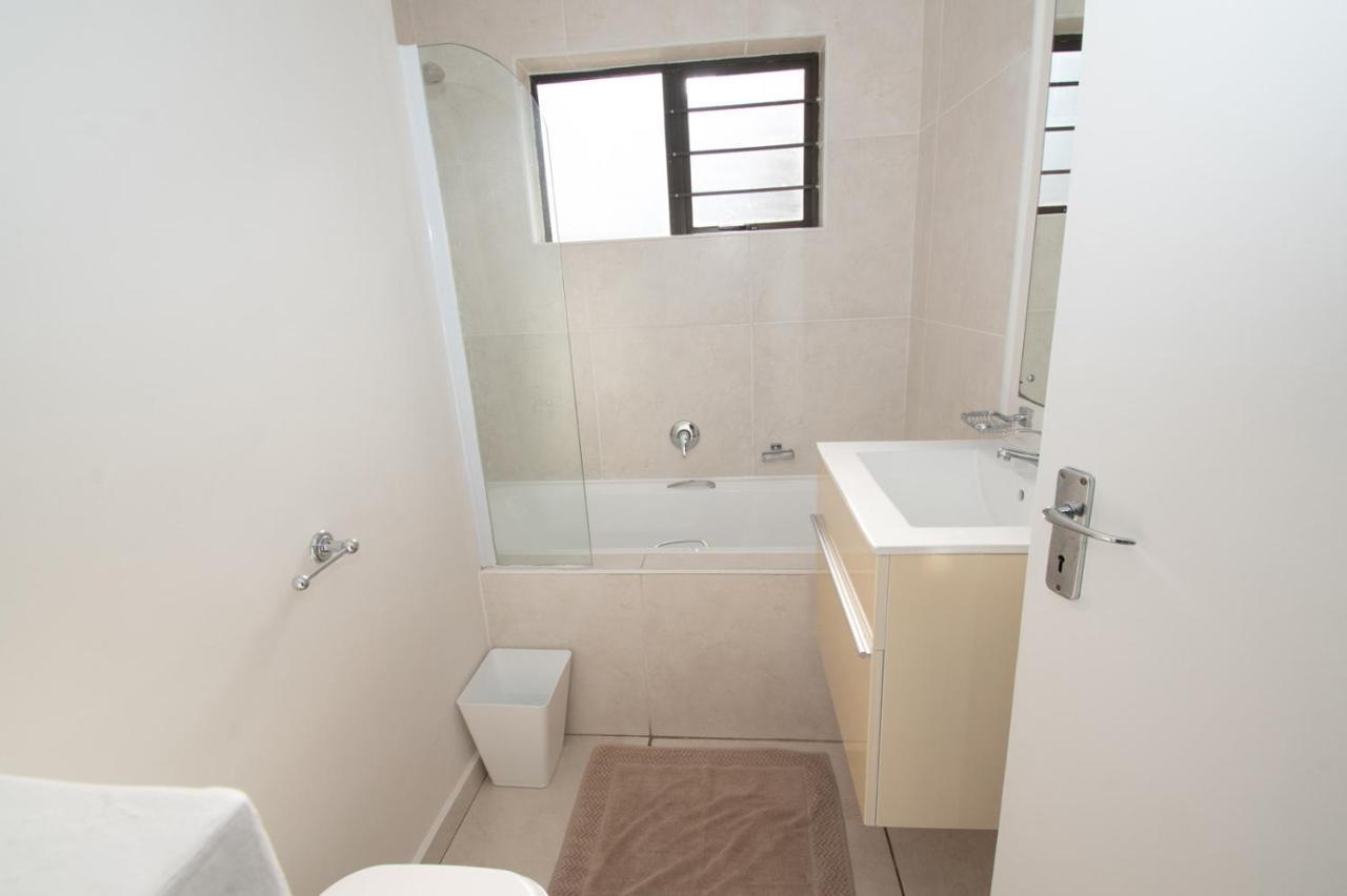 7 The Shades Umhlanga Rocks Appartement Durban Buitenkant foto