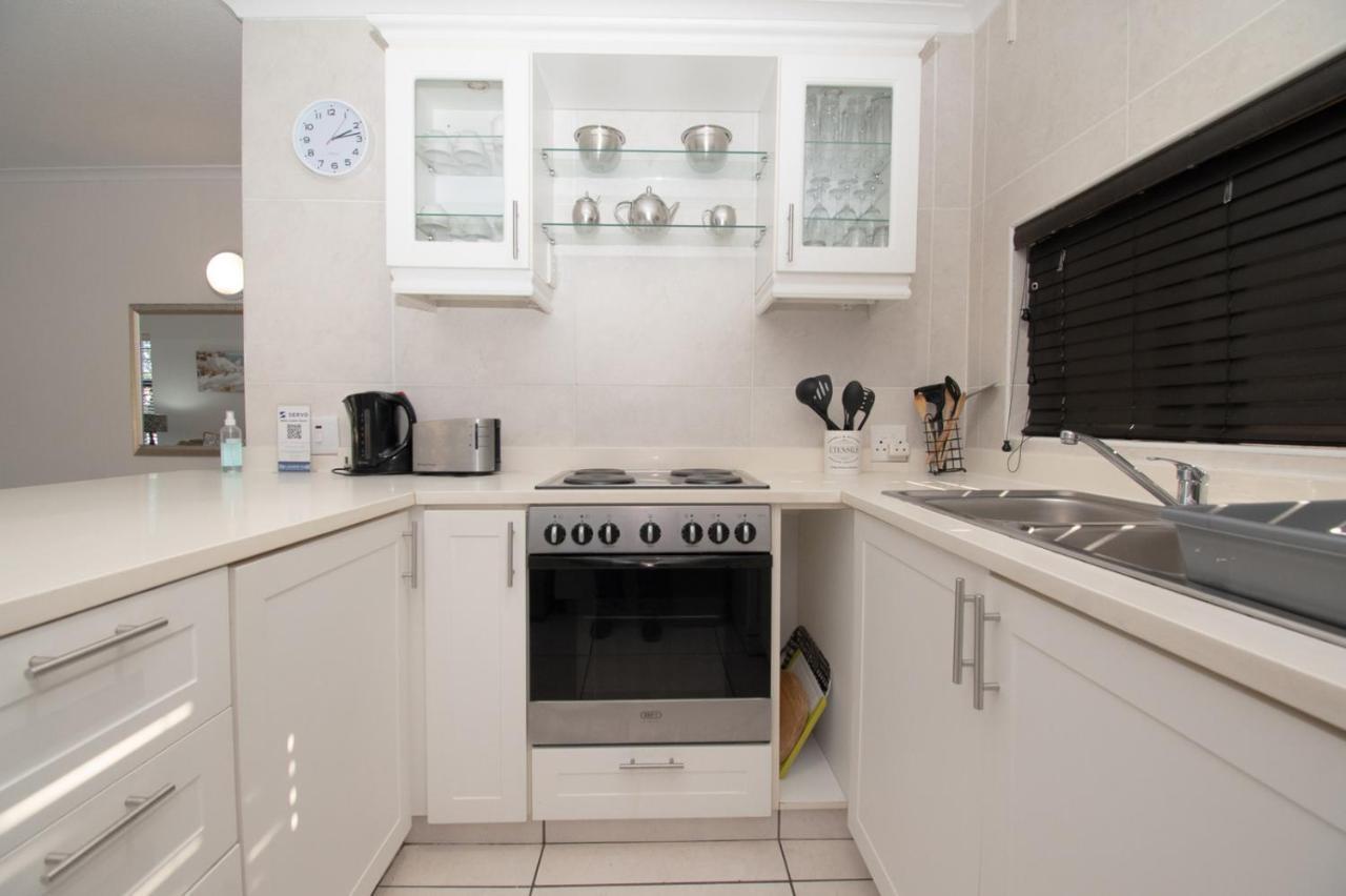 7 The Shades Umhlanga Rocks Appartement Durban Buitenkant foto