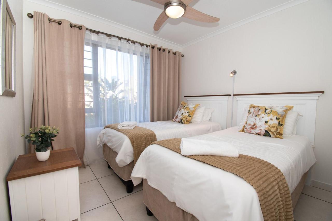 7 The Shades Umhlanga Rocks Appartement Durban Buitenkant foto